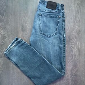 slim fit jeans